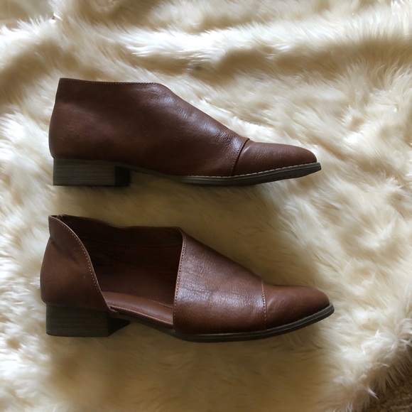 Fall Flats - Picture 2 of 5